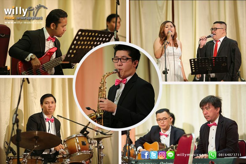 Live musicians &mdash; Saturday Event Organizer